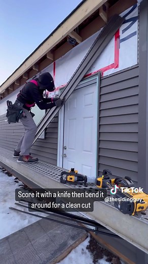 Efficient Vinyl Siding Rip Cutting Techniques Without a Workbench