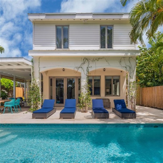 The Casa Marina District in Key West is a desirable, upscale residential area known for its beautiful homes, lush gardens, and featuring the island's largest private beach, pools, water activities, and a relaxed vibe, mixing historic charm with modern luxury! Be our guests at Sanctuary On South-Monthly Rentals this January 2026! https://www.historickeywestvacationrentals.com/vacation-rentals/sanctuary-on-south #KeyWest #CasaMarina #Snowbirds #WinterParadise #SunnyKeyWest #Pool #StayAMonth #WorkF