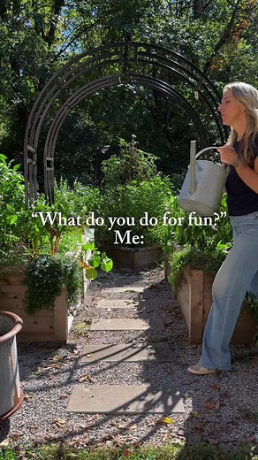 The 2026 Garden Business Builder is a 5-day FREE event that shows you exactly how to turn your backyard skills into your own business. You’ll learn: ✅ what to offer ✅ how to price it ✅ where to find clients ✅ and how to grow your business all year long Seats are limited so grab your spot now and join us November 3-7. www.gardenary.com/garden-coach-business-kickstart | Gardenary