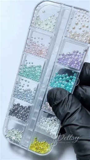 ✨Classy Daily Nail Inspo White Pearl & Nude Cat Eye Gels 🐚 What do you think?