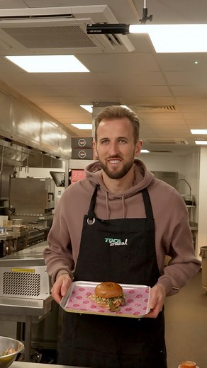 Here’s how it went down... a look behind the scenes of the Record Breaker burger being made at @tocasocial 👨‍🍳🍔 Celebrating the @england record with 54% of the proceeds from every burger sold going to the Harry Kane Foundation. | Harry Kane