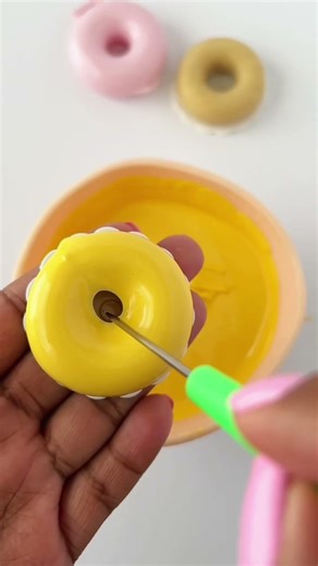 Pineapple Donut Cake Pops🍍🍩