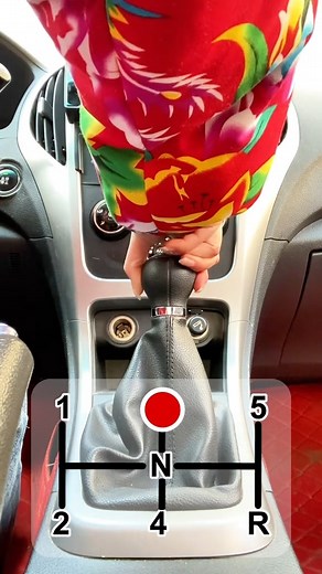 47K views · 146 reactions | When learning to drive, let’s start by learning to put it into gear #howto #cartok #car #automotive #driving #drivings #car #cars #carknowledge #carguy #fyp #viral #tips #driving #SafeDriving #shorts #skills #drivingtips #drivingschool #manual #Driver #BMW #drivinginstructor #drivinglessons #drivinglicense #carhacks #carhack #parking | Car Hacks | Facebook