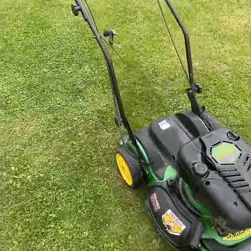 John Deere JS63 self propelled lawnmower.