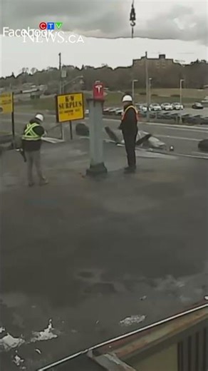 TIMELASPE: Iconic Spitfire replica removed from roof of KW Surplus in Kitchener