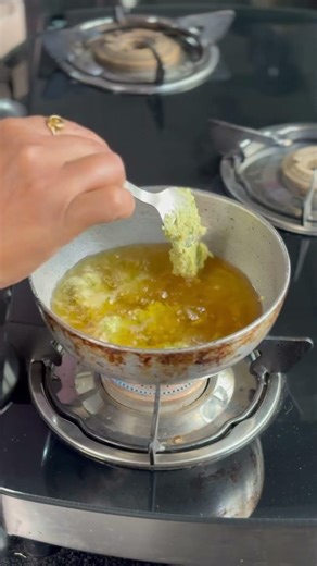 घर पर बनाये कुरकुरीत मटकी पकोडे. 😋 #cookingchannel #mycooking #recipe #food #kitchendiaries #cook