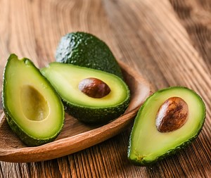 Avocado: Proprietà Nutrizionali, Ruolo nella Dieta e Come si Mangia