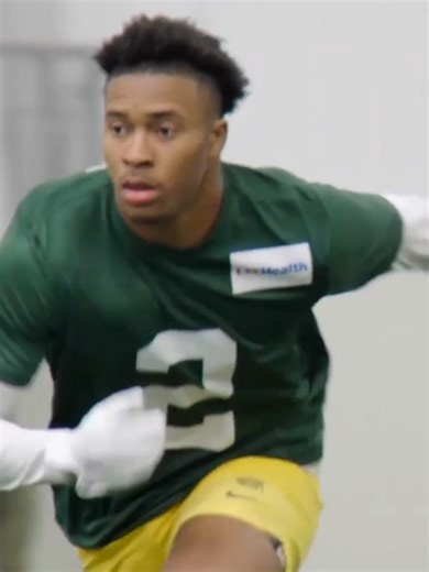 Green Bay gets it DONE! 📝🧀 Brandon Cisse has officially signed his rookie deal with the Packers, locking him in for the upcoming season. With his elite speed and ball-hawking ability, Cisse is ready to make an immediate impact in this defense. How do you think he fits into the secondary this year? Drop your season predictions in the comments! 👇 #Packers #Green BayPackers #GoPackGo #BrandonCisse #NFL #NFLDraft #PackersNews #NFLFootball #PackersNation #LambeauField #RookieSigning