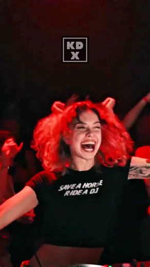 ¡ENERGÍA PURA! ⚡️ Klangkuenstler dominando la pista #shorts #hardtechno