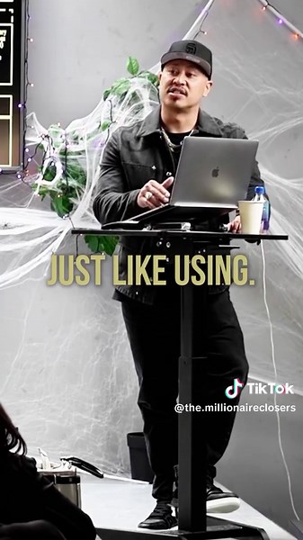 🔥 REAL TALK: You’re not broke… you’re just underpaid for your potential. The top 1% already cracked the code — They don’t chase jobs. They close high-ticket deals from their phone. 📱💰 This is REMOTE CLOSING 👑 👉 No boss. 👉 No office. 👉 No cap on income. You don’t need: ❌ A degree ❌ Followers ❌ Fancy setup You do need: ✅ A phone ✅ A proven system ✅ The guts to bet on yourself 🎯 Spots are open 🎥 Free Masterclass → Link in bio 📲 Call/Text 540-672-8936 💬 DM “CLOSER” to get started This isn