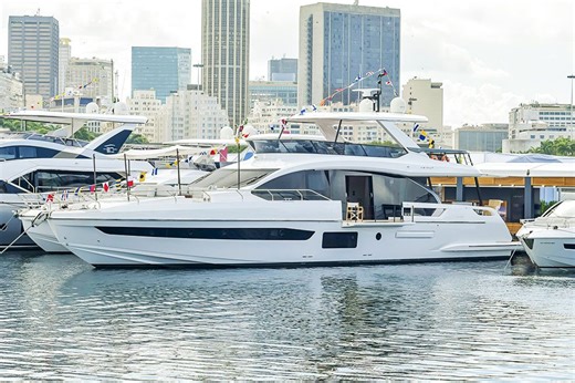Sucesso de vendas: fabricada e lançada no Brasil, Azimut Grande 25 Metri estreia no Rio Boat Show
