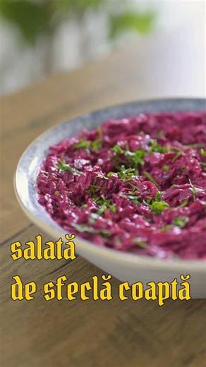 Baked beet salad with yogurt and baked garlic | Recipe in the description⬇️