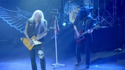 Lynyrd Skynyrd - ”Free Bird” - Official Live Video