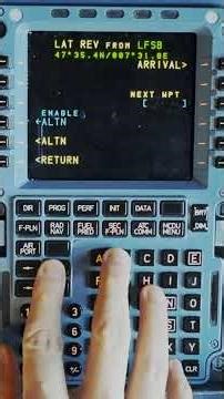 Utilitzant la MCDU en un vol. #aviació #a320 #mcdu #estudi