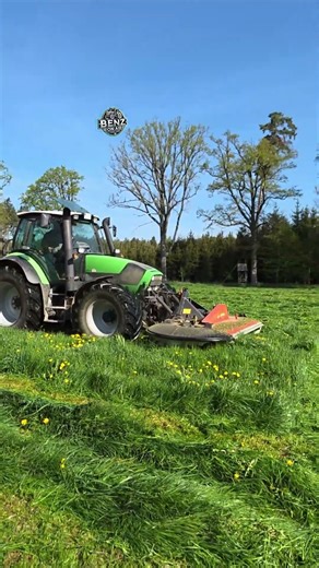 Deutz Agrotron grass action!🥬 🚜
