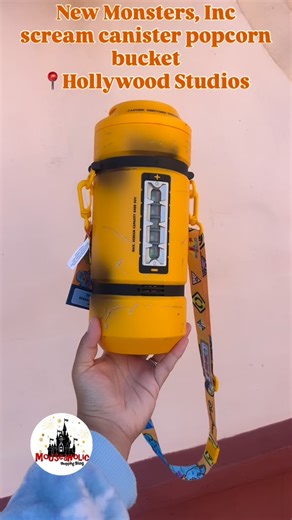 🔊SOUND ON🔊 🍿💛A new version of the Monsters, Inc scream canister has arrived at Hollywood Studios, this time in the form of a popcorn bucket. Also, volume up y’all because this makes sounds and it’s screams, lights up so it’s pretty awesome. #popcornbucket | #disneymerch | #monstersinc | #waltdisneyworld | #disney | Mouseaholic Shopping Blog