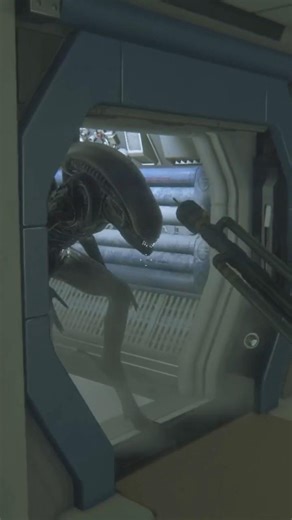I thought the weapon would work (Alien Isolation) #alienisolation #shorts