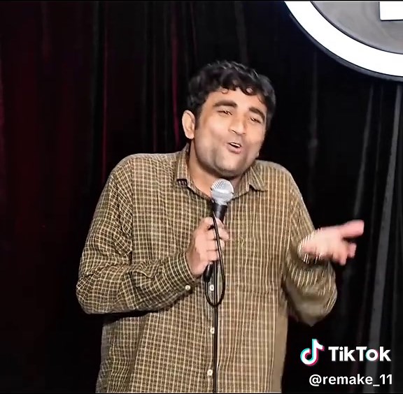 #comediahumor #standupcomedian #waitforlast #roast