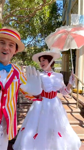 Mary Poppins & Bert Had a Little Disneyland Moment ✨ | Disneyland