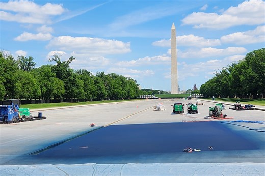 Trump’s ‘pool guy’ appears hard at work on Lincoln Memorial icon