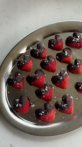 choc strawberry hearts ❤️ - such an easy treat for Valentine’s Day #valentinesday #easyrecipe | Coconut and Bliss