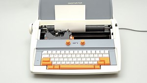 'Ghostwriter', A Clever AI-Powered Typewriter That Uses ChatGPT to Answer Queries Typed in by Users