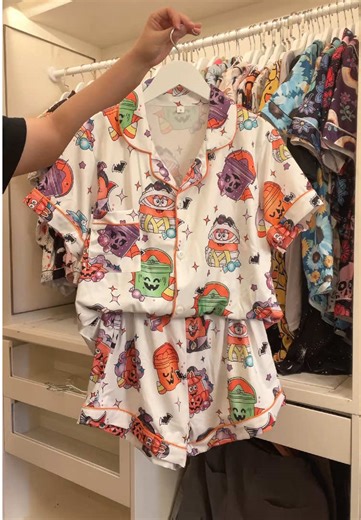 Halloween Pajama set #pajama #pajamaset #nightwear #pjs #sleepwear #spotlightfinds #tiktokshop #dealsforyoudays #halloween #halloween2025