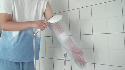How to use the watertight arm cast cover?
