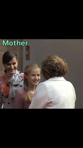 Queen Letizia Introduced👋 Leonor and Sofia to this woman#royalfamily#leonor#sofia#queenletizia#new.