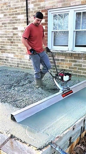 Mastering Concrete Leveling: How to Use a Power Screed