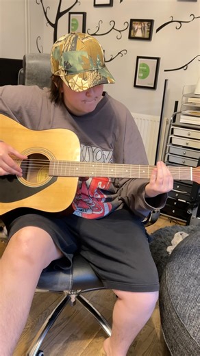 Practising What I Learnt From My First Guitar Lesson