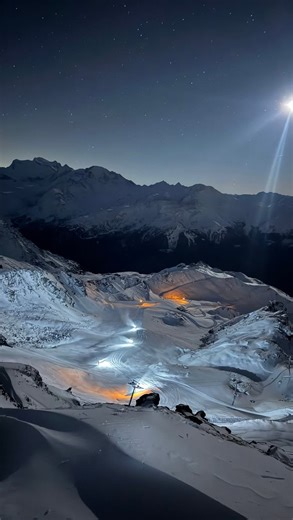 After an incredibly snowy October, Verbier 4 Vallées is opening a full month early this weekend! Why our Experts love Verbier: ⛷️ Switzerland’s largest ski area with 410 km of terrain to explore 🏔️ Stunning views of Mont Blanc and the Matterhorn from the slopes ✨ A chic, lively village filled with après, gourmet dining, and ski-in ski-out access 🇨🇭 Epic Pass holders get 5 consecutive ski days! Early turns, iconic views, and world-class skiing – what more could you want? #ToTheMountains #Verbi