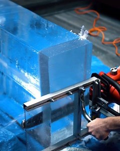Ice manipulation by the one and only @equal_parts_cocktail 🙌❄️ . . Consistency has always been a hallmark of @pch580. It’s beautiful watching their in-house ice cutting and can be seen as an example of how things are done here. Dialed in and perfect every time. . . . 🎶 j^p^n . . . Follow @goldenagebartendin 🍸 Follow @goldenagebartendin 🥃 . . . . #ice #iceporn #cocktails #cocktail #imbibegram #imbibe #bartender #craftcocktails | Golden Age Bartending