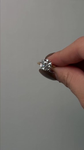 The front? Stunning. The back? Gorgeous. 💍 When an engagement ring is crafted with intention, every angle becomes its own moment of sparkle ✨ Here’s a closer look at all the details that make this piece unforgettable. Which angle is your favorite? 👇 #DiamondRingCo #EngagementRings #FineDiamondRing