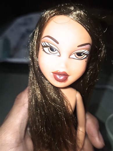 Unboxing Bratz Xpress Yasmin: Glam Makeover Adventure!