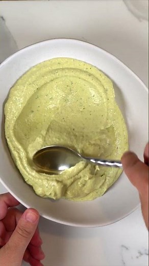 Oh it's so creamy! Hummus with Jalapeno and Cilantro #plantbasedfolk #food
