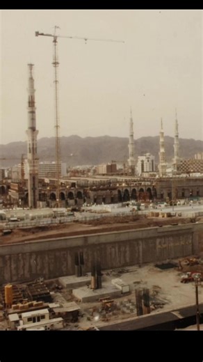 Expansion of the Prophet’s Mosque in March 1988