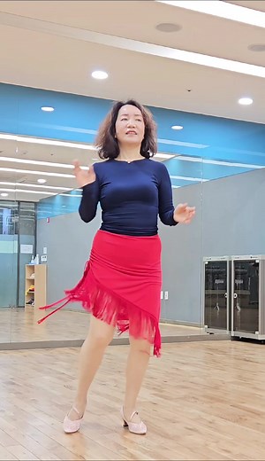 Mambo Up: 초급 라인 댄스를 배워보세요