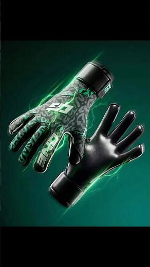 One of the Lightest Goalkeeper Gloves Ever? 👀🧤#shorts #goalkeepers #gloves #oneglove
