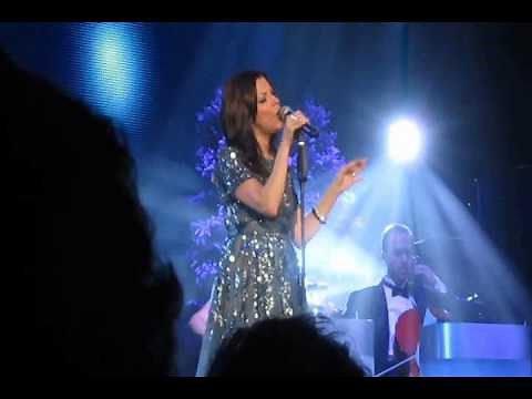 Martina McBride - If You Don't Know Me By Now - 1st Ever LIVE Performance!!!