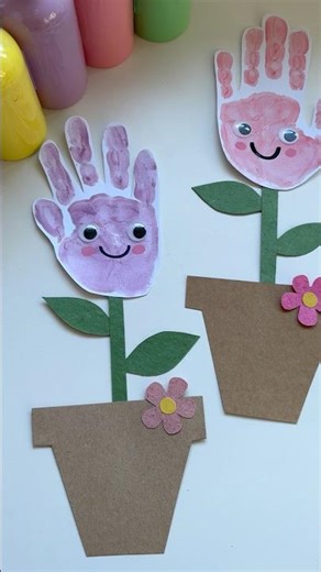 Simple spring handprint flower craft for kids 🌸