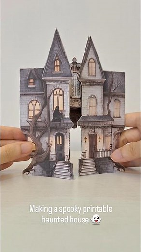 Easy printable paper haunted house kit 👻 Full of secret compartments & it's fully foldable!