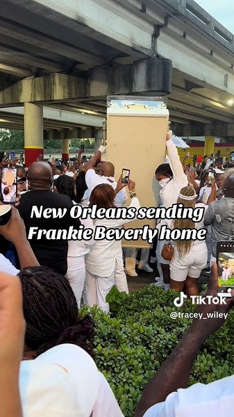 New orleans does not play behind frankie Beverly. They sent him home in style with a good old secondline