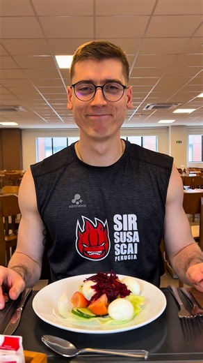 Sir Safety Perugia | 🍽️ A pranzo con… @_kamil_semeniuk_ 🥗🇧🇷😋 #BlockDevils | Instagram