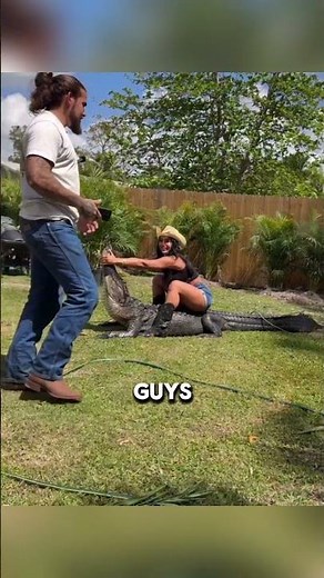 Emjay‘s riding a gator🐊 #clipstwitch #emjayrinaudo