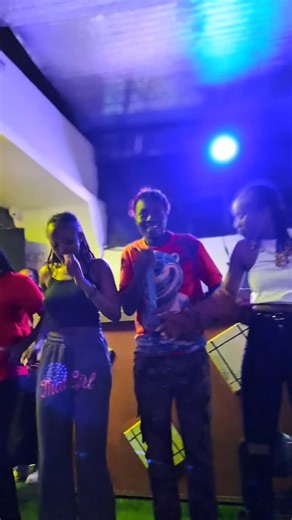 🎧 SUNDAY GROOVE VIBES! 🎧 📍Where the weekend ends on a high note #SundayHangout #WeekendVibes #PartyModeOn | Dash Tavern lounge & grill