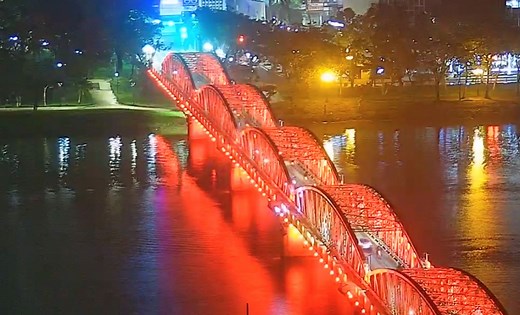 Hue, Vietnam Live Webcam - Imperial Hotel