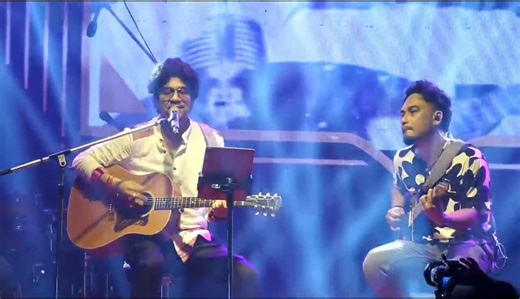 195K views · 4.5K reactions | That's how he spells magic on the stage 﫶 #TumarMoromeMuk on the stage of Kharghuli Bihu  #Papon #PaponLive | Papon Army | Facebook