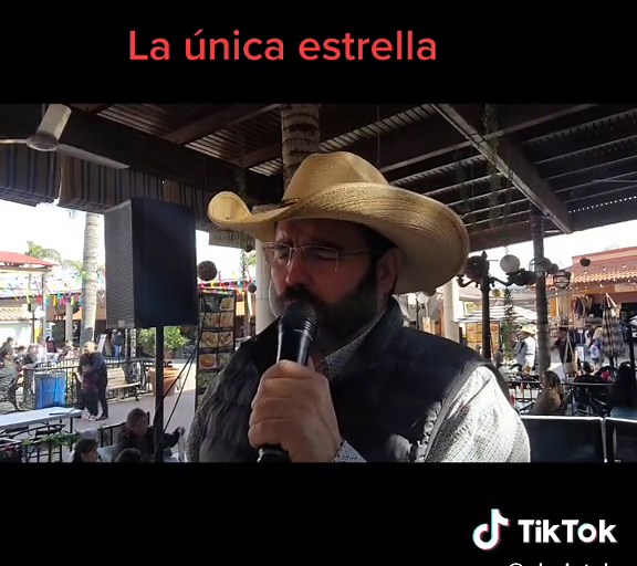 El Prieto Sings 'La única estrella' | Efraín López | Music Ranchera