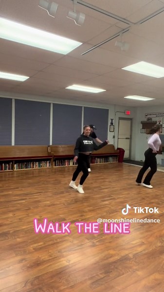 Learned a new dance tonight. Walk the line choreographed by Sandi Larkins danced to Frieght train. Fun & Fast!! 🔥🔥 #frieghttrain #aaronwatsonmusic #LineDance #linedancer #fyp #learn #teach #washington #moseslake #moonshine #moonshinelinedance #practice